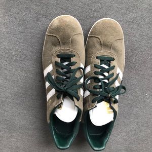 Adidas Gazelle Original size 12 in Olive